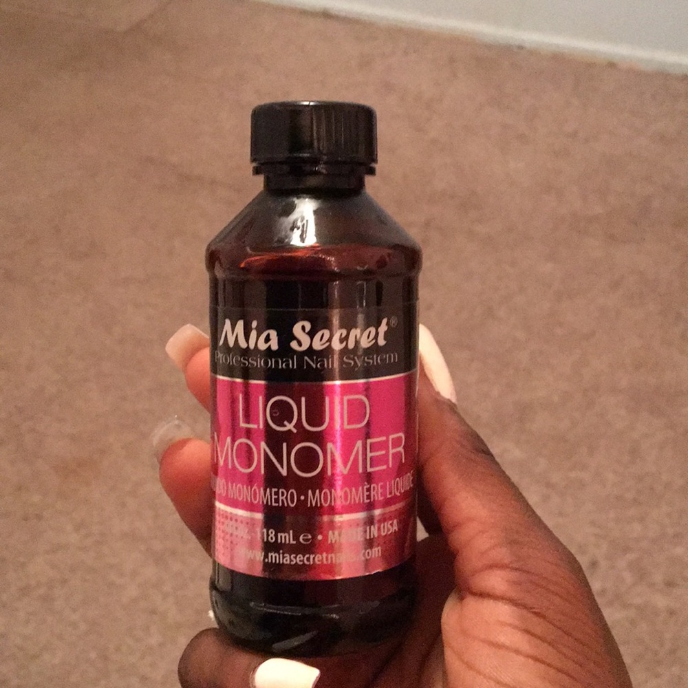 mia secret liquid monomer used once